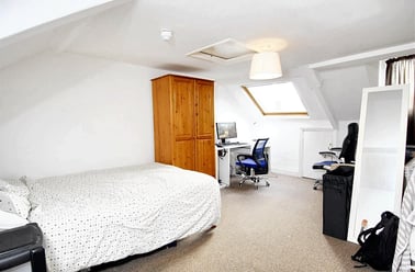 Hill Park Crescent, Flat 3, Greenbank, Plymouth - Image 2